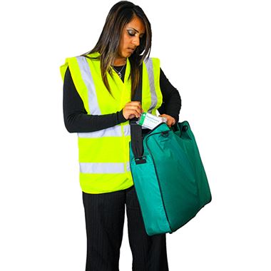 100 Foil Blankets in Emergency Carry Holdall